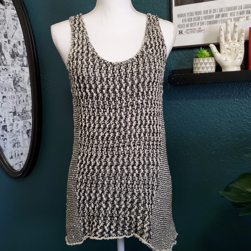 CAbi Black and White Yarn Sweater Tunic Tank